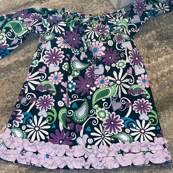 Last Chance!! 3/$15 Floral Kids Top With Purple And Green Accents Stellybelly 2t